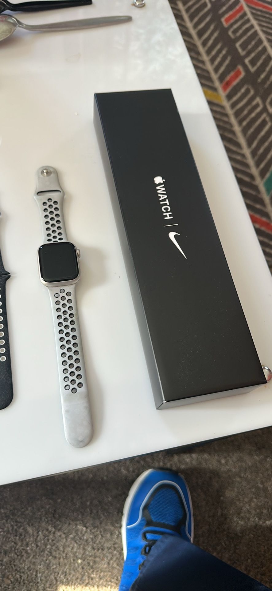 Apple Watch Series 7 Nike Band Platinum Case