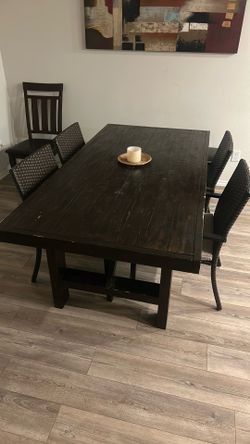 Dinning Table