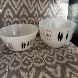 Vintage 1950s Milk Glass Bowls