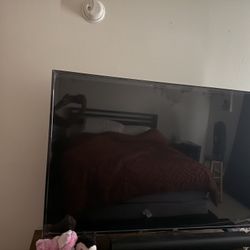 75’ Roku Tv