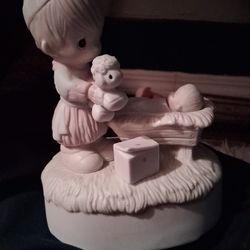 PRESIOUS MOMENTS MUSIC BOX