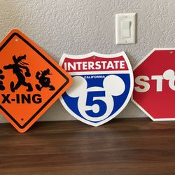 Mickey And Friends Decorative Signs 