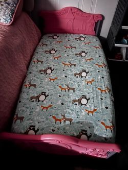 Toddler bed