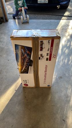 LG 25" UltraWide IPS Monitor (25UM56) - Great Condition!