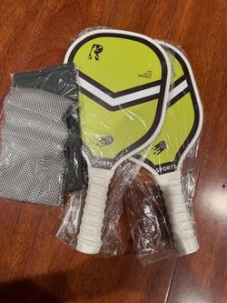 1/4Pickleball racket