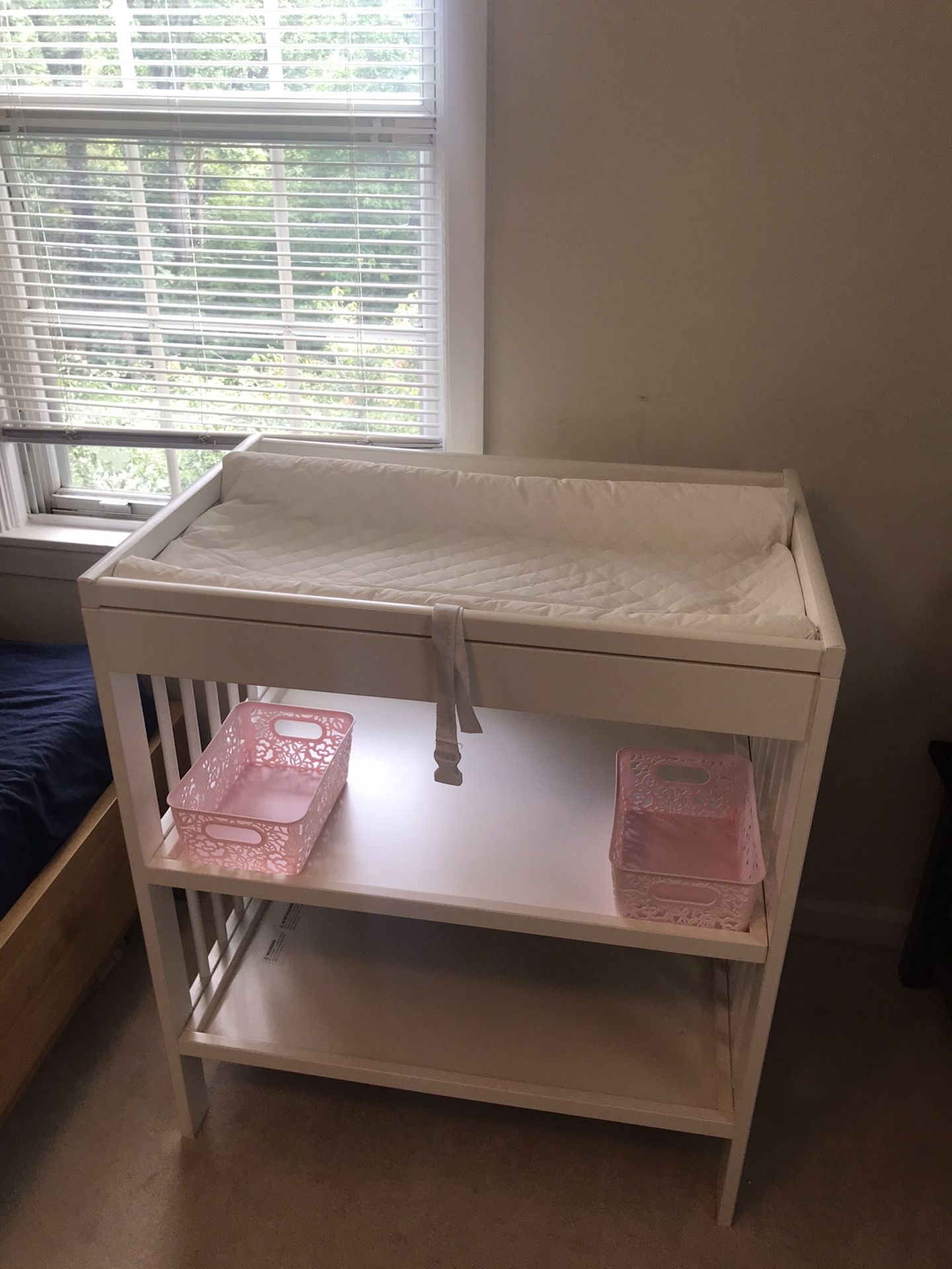 Changing table, like new