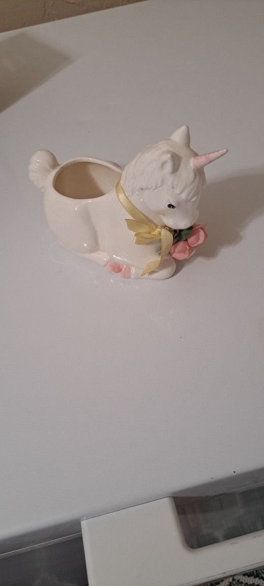 1985 Vintage Unicorn Excellent Condition. 