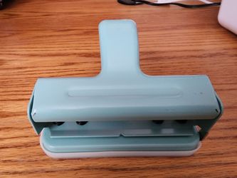 Heidi Swapp 4 Hole Punch