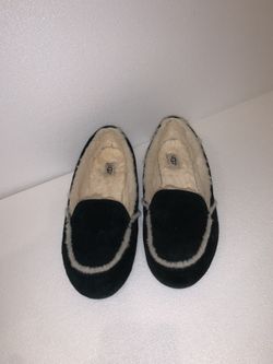 Ugg Slipers Fuzzy Size 8 Barely Worn