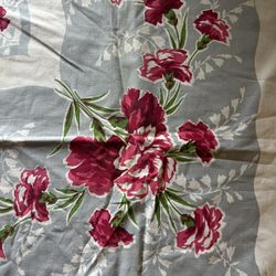 Beautiful Vintage Table Cloth 