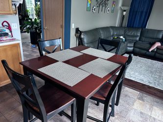 Dinning table with 6 chairs