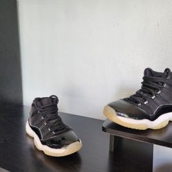 Nike-Jordan 11 Retro High Jubilee Size 6.5y 