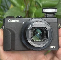 Canon eos G7X Mark III camera