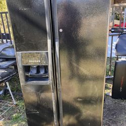 Refrigerator 