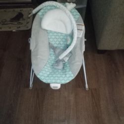 Vibrating Baby Chair 