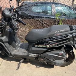 little dirty, very good shape runs and drive well 2015 fly win scooter little dirty, very good shape
