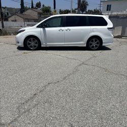 2017 Toyota Sienna SE