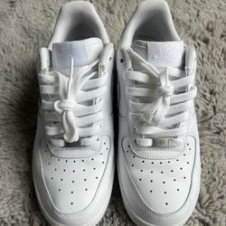 AIR FORCE ONES SIZE 8.5