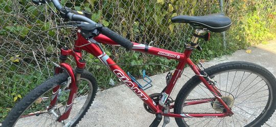 Giant Rincon Mountain Bike