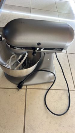 KitchenAid KSM75SL Classic Plus Series 4.5 Quart Tilt-Head Stand Mixer Silver