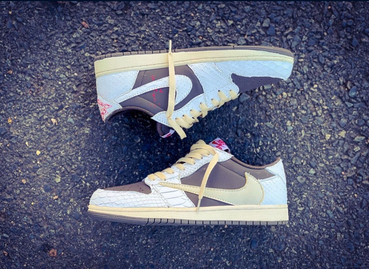Nike Air Jordan 1 - Travis Scott - Custom Python