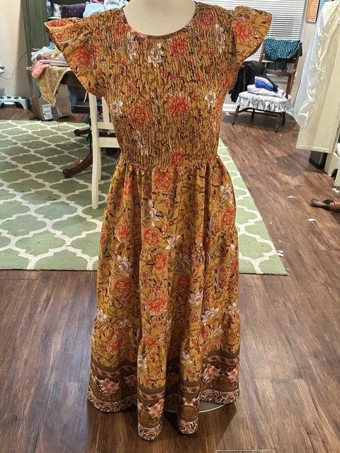 Hount Women’s Medium Orange Floral Pattern Flutter Sleeve Long Dress W/Pockets