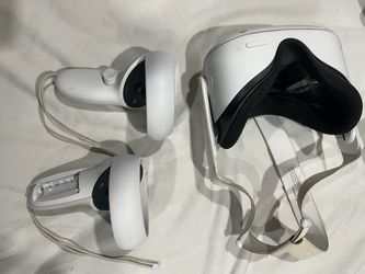 Oculus Quest 2 VR Headset & Controllers