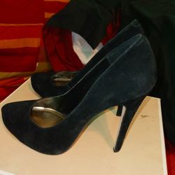 81/2 Black Suede 4 Inch Heels