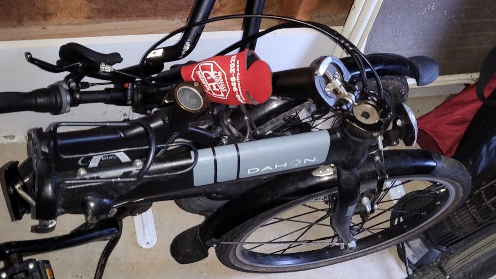 (No Electric) Dahon Folding 7 Speed Super Light Weight Bike