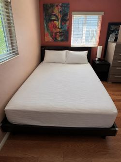 QUEEN size bed MOVING SOON