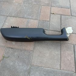 GM arm Rest