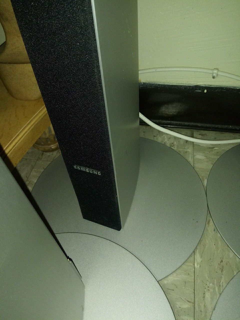 4 Home Theatre samsung speakers and a Yamaha av receiver ampli tuner audio video