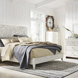 Paxberry Whitewash Panel Bedroom Set

