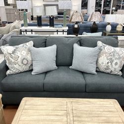 New 83” Sofa 🔥🔥 IN STOCK