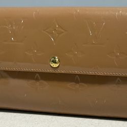 Louis Vuitton Sarah Wallet Monogram Vernis Leather