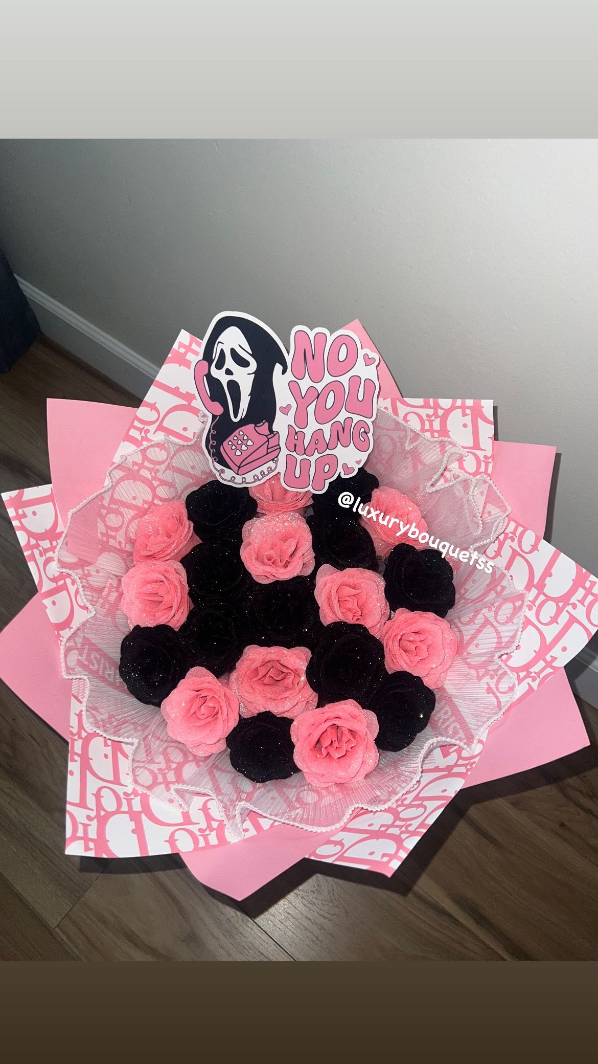 Halloween Spooky Bouquet Roses (READ DESCRIPTION ) Basket