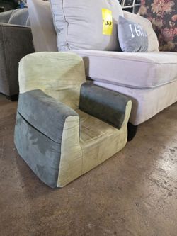 Todler foam chair, comfy $10