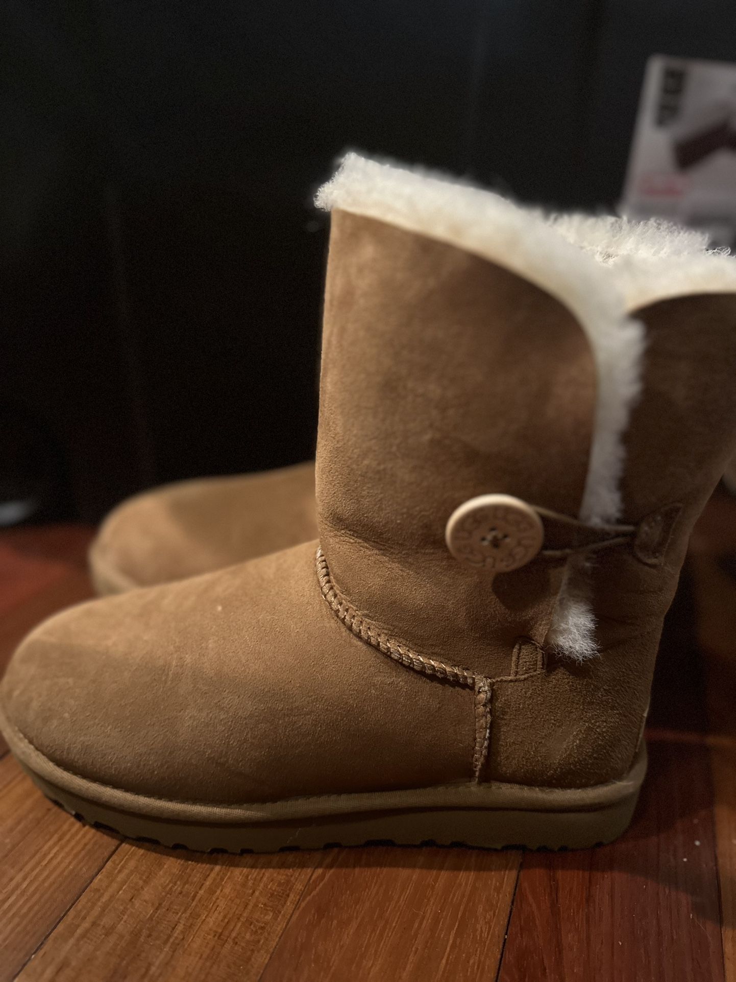 Women Ugg Boots - Size 9