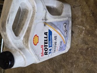 Shell Rotella T4 Triple Protection 15W-40 Conventional Heavy Duty Diesel Motor Oil, 1 Gallon