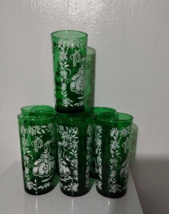 50's GREEN EMERALD DRINKING GLASSES SET OF 7 - V155
