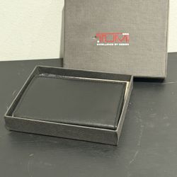 New Vintage Designer Tumi Leather Wallet