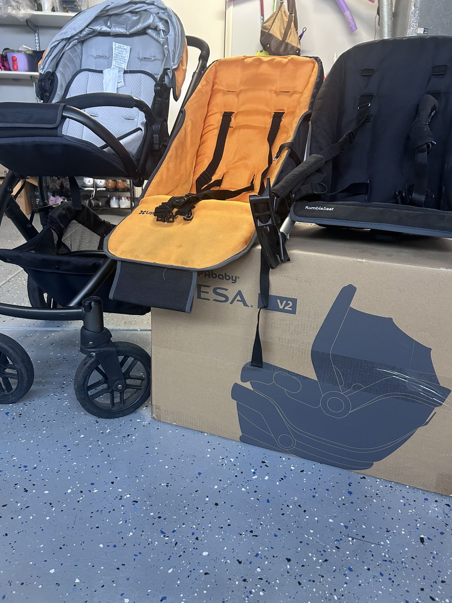 Uppababy ;V2 ;Car seat; Vista Stroller