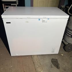 Vissani Freezer 8.8 Cu. Ft