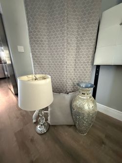 Queen size bed headboard with Decor