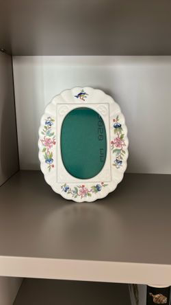 Vintage And Limited Edition  Stunning  Aynsley Pembroke English Bone China Picture Frame, Made In England 
