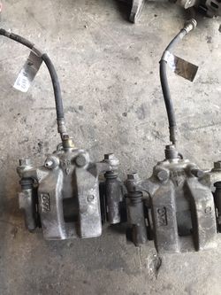 Infiniti 2011 rear calipers