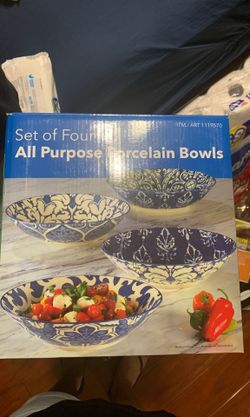 Porcelain bowls