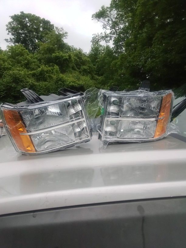 Headlights For GMC Sierra 2008 2010