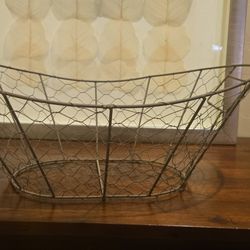 Vintage Style Wire Egg Basket / Farmhouse Storage – 17" x 11"