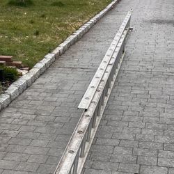 40’ Aluminum Ladder , Good Shape 
